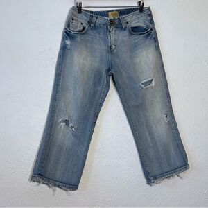 Buckle BKE Denim capri Jeans Women’s size 29 distressed Blue